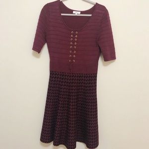 Maroon houndstooth lace up dress